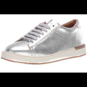 Hush Puppies Sabine Sneaker in Silver 7.5W